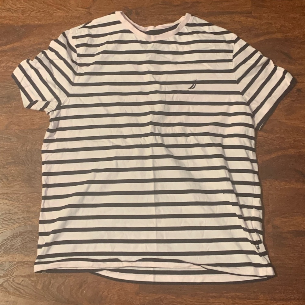 Men’s Nautica t-shirt